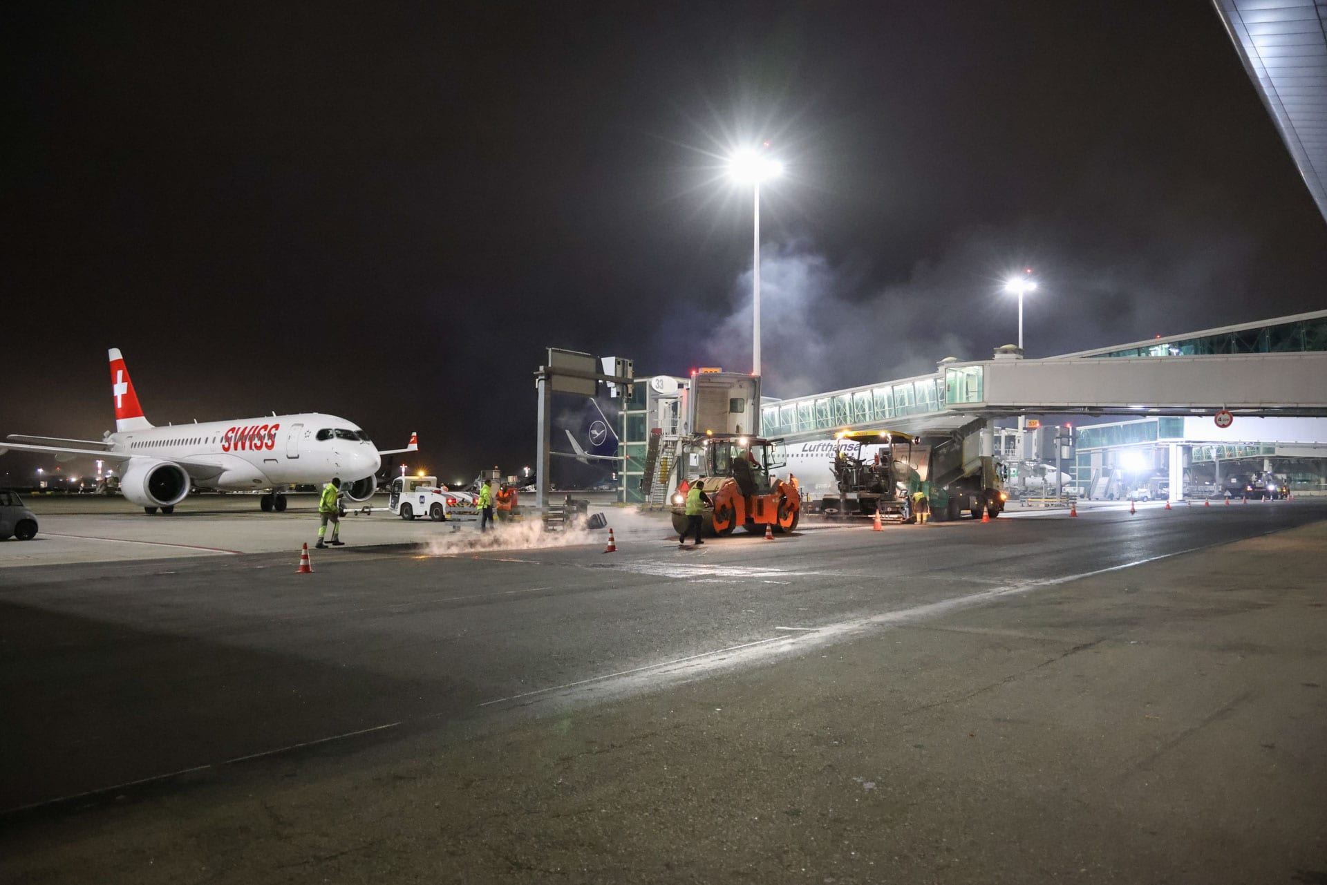 Trabalhos noturnos na placa aeroportuária – obras JAF