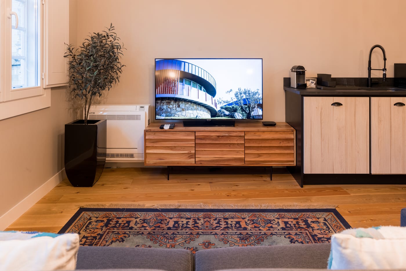 Sala de estar de apartamento no Largo da Oliveira